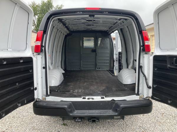 2023 GMC SAVANA 2500 - Photo 10