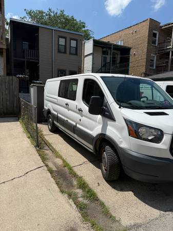 2017 Ford Transit 150 - Photo 2