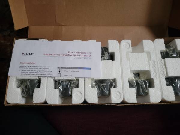 7 brand new knobs for Wolf Range Oven. #820495 1