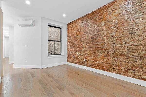 $3,750 / 3br - GORGEOUS 3BD/3BR available in Ridgewood off of Fresh Pond (Ridgewood)63995824603394123