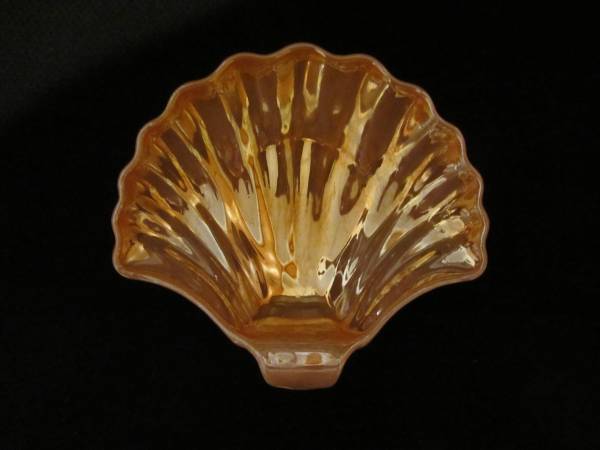 Anchor Hocking Peach Lusterware Clam Shell Dish for Candy Trinkets Soa 1