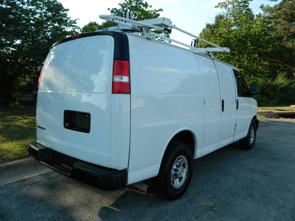 2020 Chevrolet Express 2500 - Photo 7