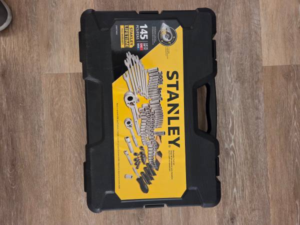 Stanley 145 Piece Mechanics Tool Set 1