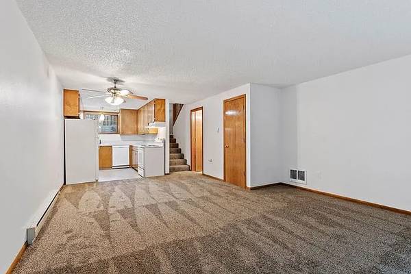 $680 / 2br - 910ft2 - ✨ AFFORDABLE 2-BED IN PORTLAND – PET FRIENDLY & GREAT LOCATION ✨ (Portland)63831251223555120