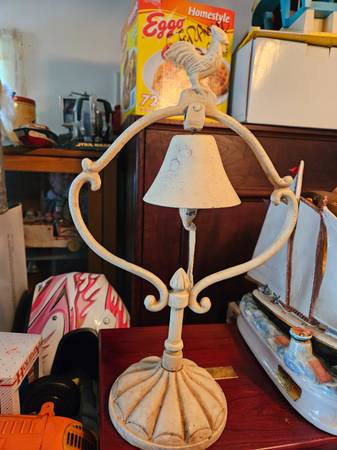 Cast Bell in a free standing cast bracket 1