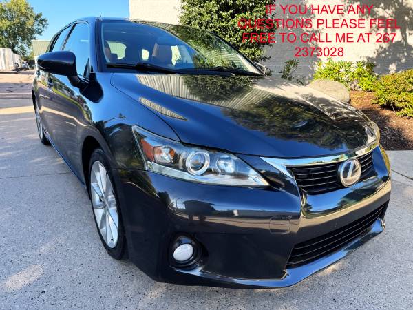 2011 Lexus ct200h premium hybrid ! JUST SERVICED! READY TO GO ! 1
