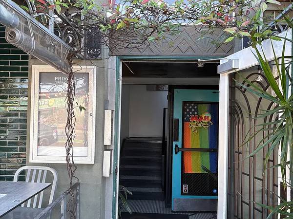 $1,002 / 2br - Enjoy the nightlife and restaurants within walking distance (San Diego)63998456738691120