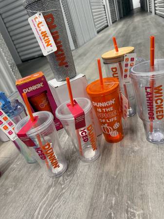 Dunkin cups 1