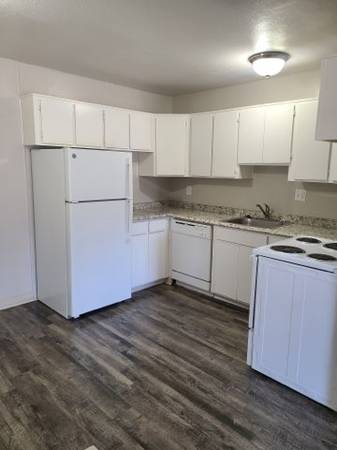 $1,100 / 2br - 850ft2 - Beautiful 2 Bedroom Apartment (Colorado Springs, CO)63658213619969121