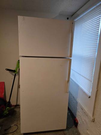 Refrigerator 1