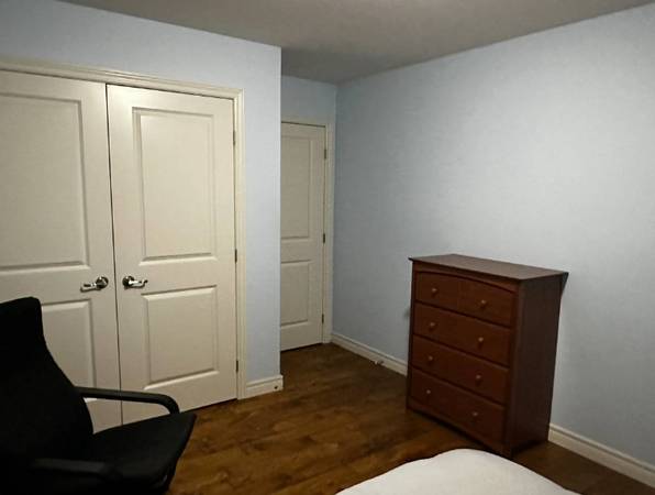 $600 Neon Nights Room – Bold & Fun (Jacksonville Northside)63377601829889122
