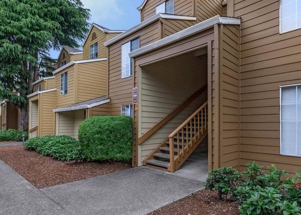 $1,650 / 2br - ASK FOR A TOUR! - Convenient 2 Bedroom - Townhome Layouts Available (Tigard)63914738034306121