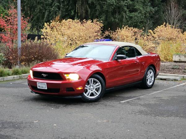 2012 FORD MUSTANG. 1