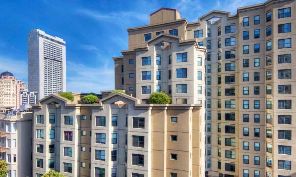 $2,349 / 458ft2 - Remodeled Kitchen, City and Courtyard Views, Community Laundry Room (lower nob hill)63686121785987121