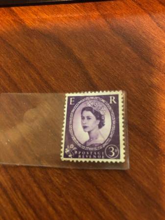 Vintage ER Wilding Queen Elizabeth II purple postage stamp 57' England 1