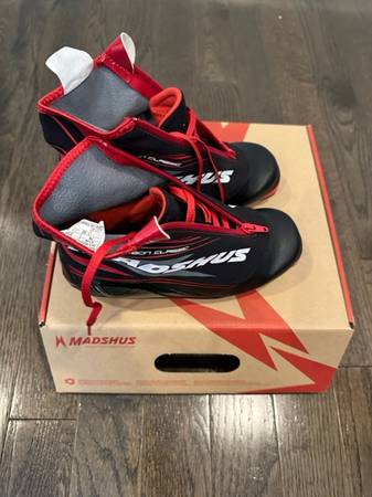 Madshus Nano Carbon Classic XC Ski Boots (junior) size EUR