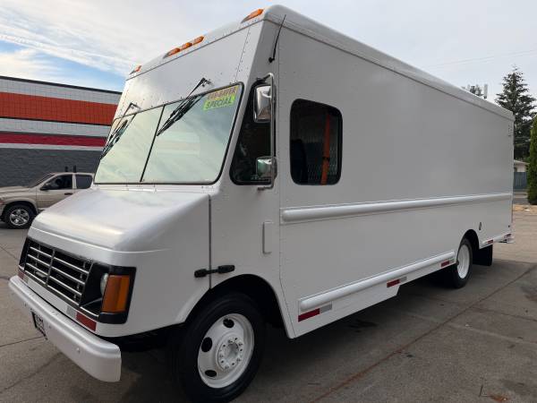 2000 WORKHORSE UTILIMASTER P35 5.7L.GAS 225K.MI.18FT.CARGO STEP VAN* 1