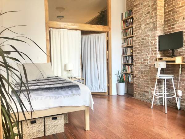 $1,300 / 3br - 150ft2 - Spacious bedroom in duplex apt - Avail Nov 1 - Nov 7 move in (Bushwick)64033459617155120