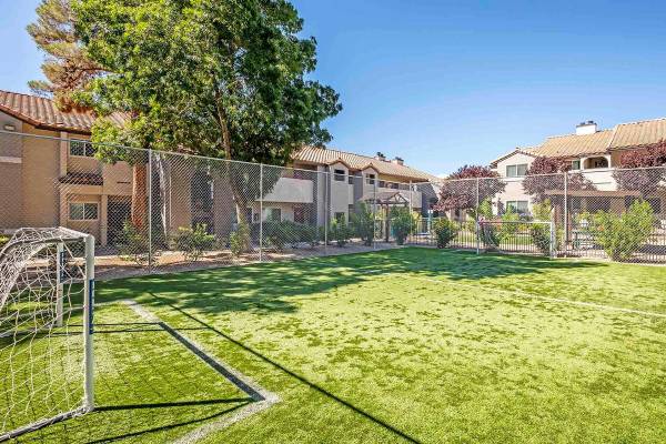 $1,249 / 1br - 695ft2 - Central air conditioning and heat, Private balcony63907027266178121