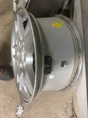 Sets 4 Wheels w sensors 17 come out Grand Cherokee - $200 (South Anchorage)63470289647363123