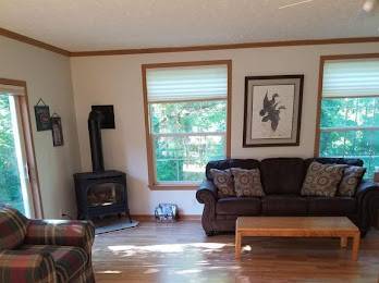 $210 / 4br - Stone Terrace Beach Cottage (1300 S W Bay Shore Dr, Suttons Bay, MI)64151607927555124