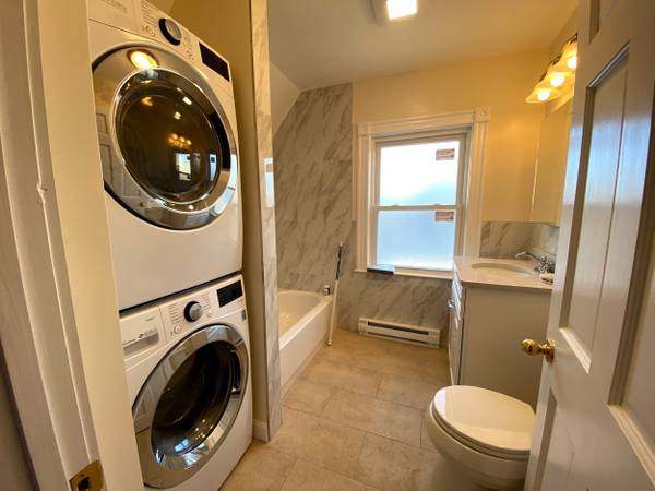 $1,295 Spacious Bedroom in Lower Allston with Utilities Included, No Fee (Lower Allston)63620274490371121