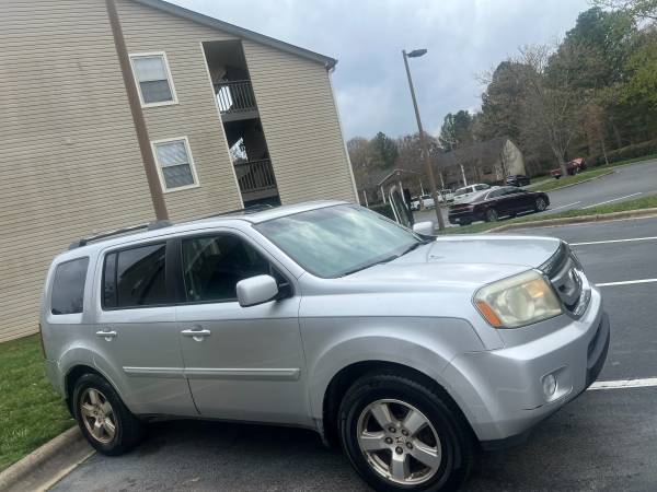 Honda Pilot / 4X4 - SUV - $4,950 (Charlotte)63613444830081123