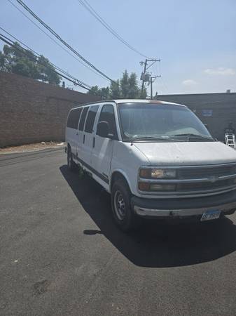 CHEVROLET 350 EXTENTED VAN - $2,950 (Chicago)63493739115009121