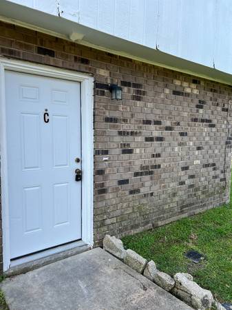 $1,100 / 2br - 1228 Angus Drive, "C" (Harvey)63903771634947120