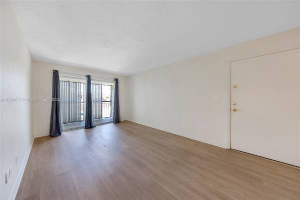 $1,000 / 1br - 750ft2 - Located in the sought-after Cite Condominium in Edgewater Miami. (Miami)63906440210306120