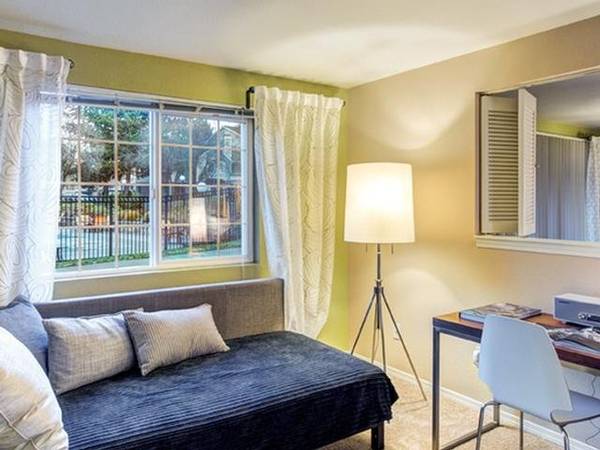 $2,796 / 3br - 1230ft2 - Spacious 3 Bedroom w/ Large Patio! 2 HEATED POOLS! (Mukilteo - Harbour Pointe)63929301702275122