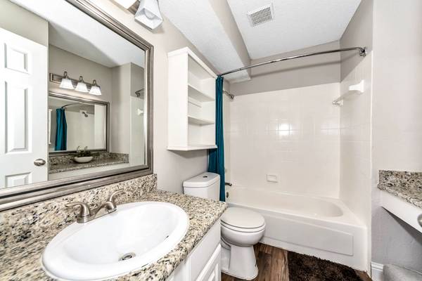 $1,140 / 1br - 706ft2 - Built-In Bookshelves, Black Appliances, Playground (4500 Sojourn Dr, Addison, TX)63796555896067121