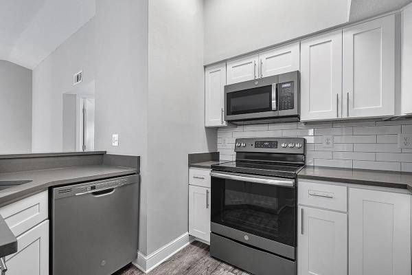 $1,861 / 2br - 900ft2 - Stylish Interiors & Inviting Courtyards 🌿 Your Next Home Is Here (9873 Lawrence Road, Boynton Beach, FL)64002016051458121