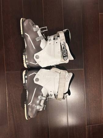 Dalbello Aspire Ski Boots – Women's – Size 26 – $50 OBO