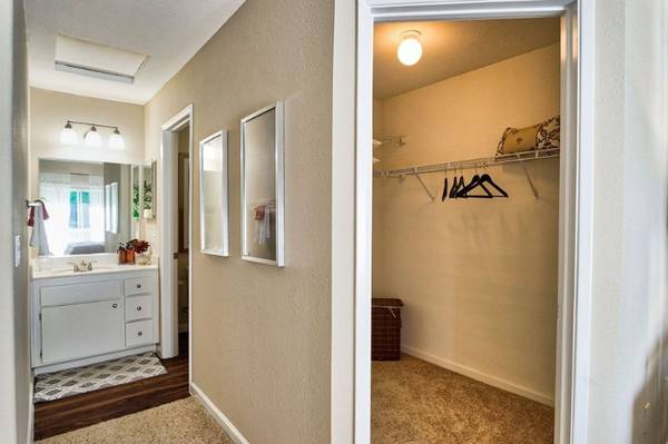$2,406 / 2br - 1091ft2 - 2 BDRM WITH AMAZING WALK-IN CLOSET - PRIVATE GARAGE - LOOK & LEASE (Sacramento / Natomas)64043495400323121