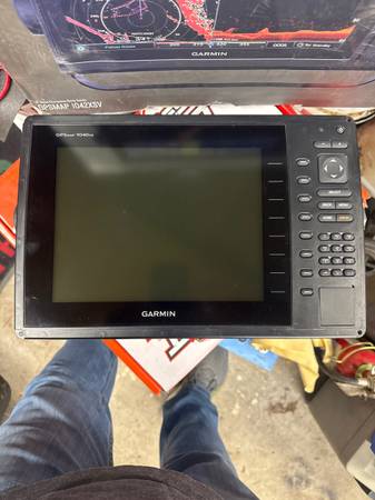 Garmin GPS 10” Keyed Chartplotter/Sonar Combo 1