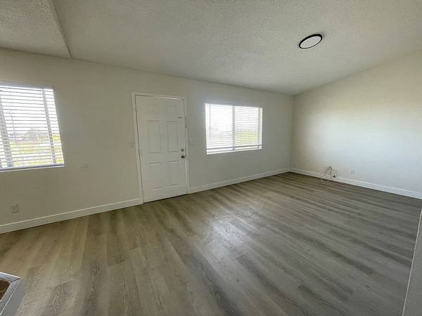 $840 / 1br - 40 Cawfield Ln, Melville, NY (Melville, NY)64023720952707121