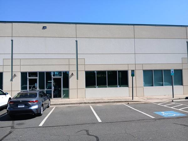 Warehouse For Lease in Manassas 1