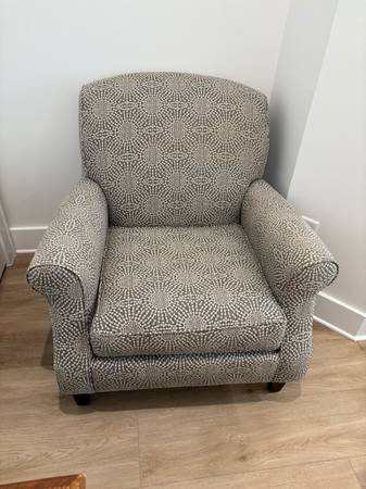 Accent chair 1