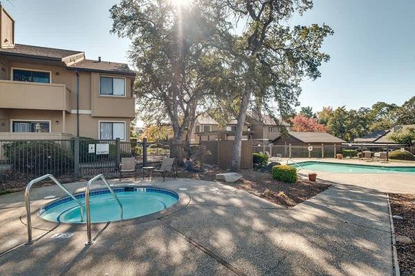 $2,236 / 2br - 1012ft2 - 2 Dormitorios, Ventiladores de Techo, Alfombras (5800 Woodside Dr, Rocklin, CA)63790737588867121