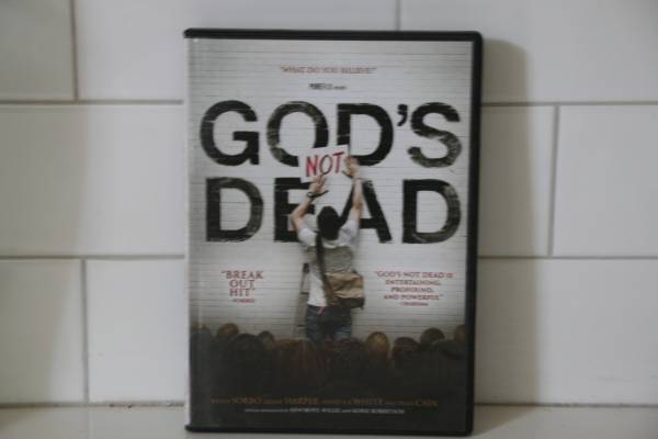 DVD GOD'S NOT DEAD  BREAK OUT HIT 1