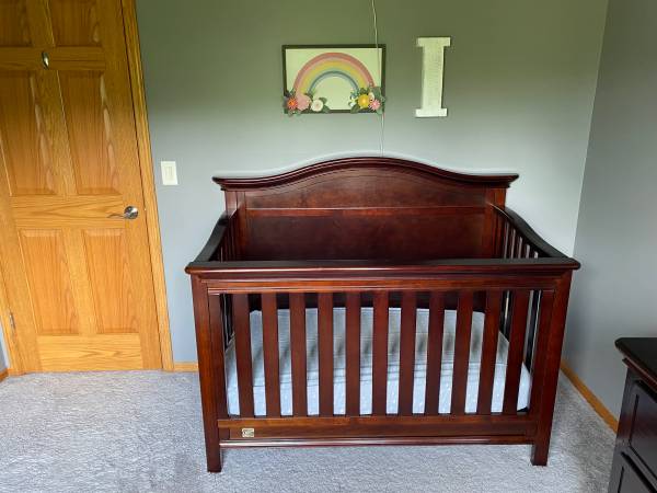 Delta 4 in 1 Crib with Mattress 1