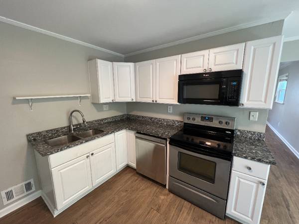 $2200.00 / 3br - 1635ft2 - Charming 3 Bed/1.5 Bath Ranch in Independence, KY - $2,20063974189622914123