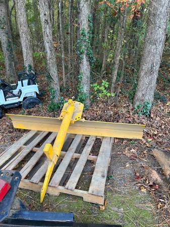 Farmall Fast Hitch Angle Blade 1