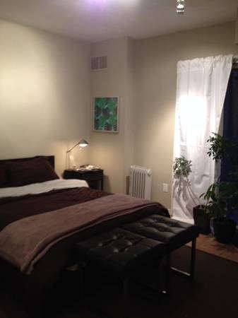 CORKTOWN TOWNHOUSE Furnished Room - Short Term Rental 1