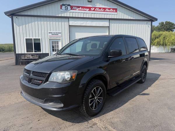 2017 Dodge Grand Caravan RT **us9.com** 1
