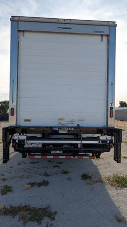 2018 Freightliner 22' reefer - Photo 6