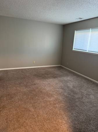 $830 / 1br - 750ft2 - Oak Creek - Contact us for future available units (Oak Creek Apartments)63976697357186124
