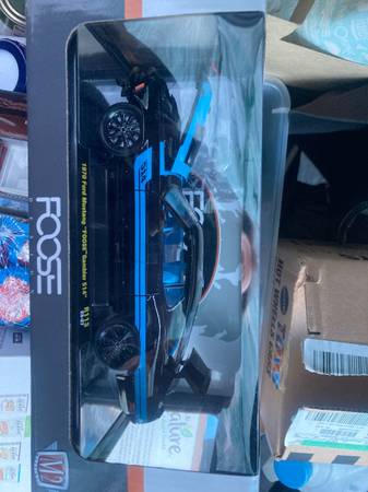 M2 Chase 2024 70 FORD MUSTANG 514 FOOS 1/750 blk/blu,MIP. 1