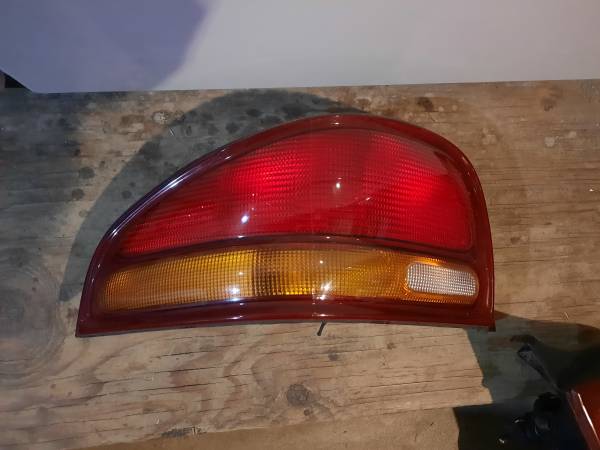 95-2000 Dodge Stratus Taillights 1